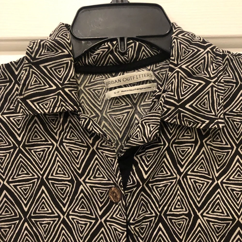 Urban Outfitters Vintage-Look Patterned Button Up Shirt - So Cute sz S / SP - Picture 3 of 6